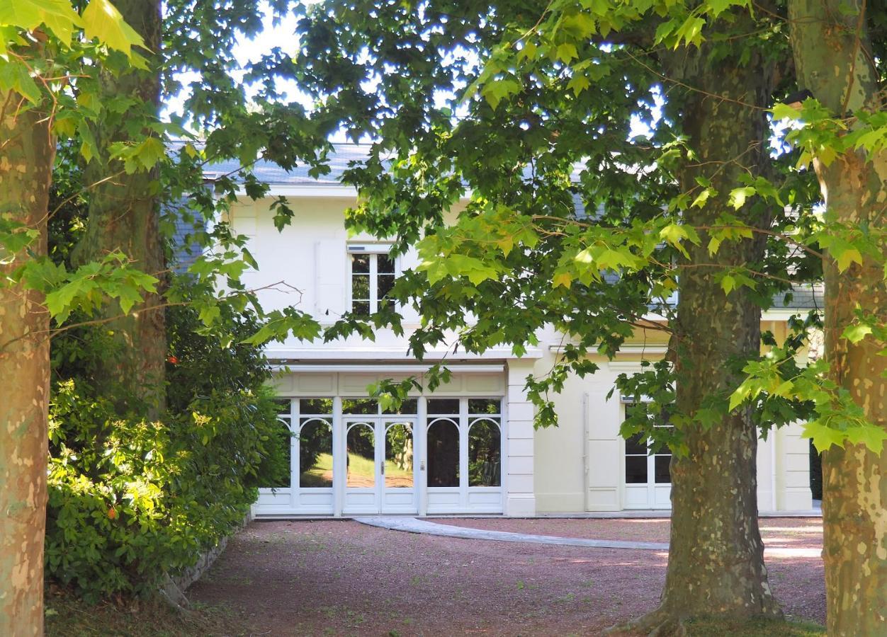 La Souveraine Saint-Genis-Laval Exterior photo